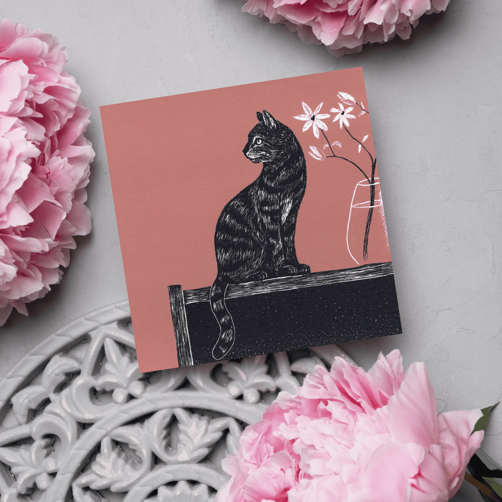 Illustrierte Postkarte "Katze mit Vase" auf Naturpapier