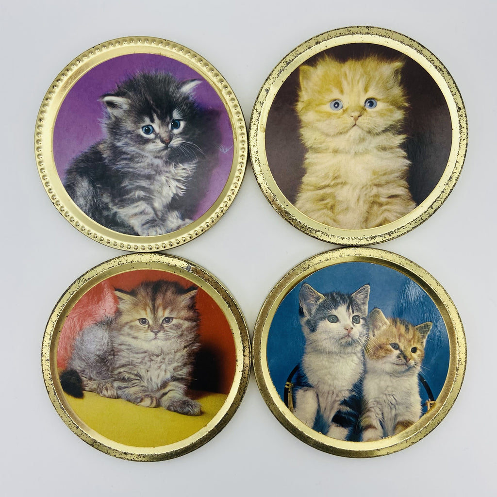 Vintage-Blechdosen mit Katzenmotiven
