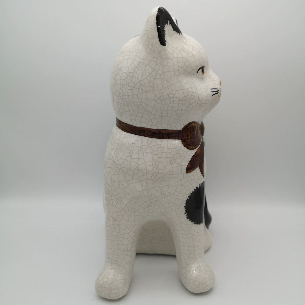 Glasierte Keramik-Katze mit Schleife im Staffordshire-Stil mit Krakelee