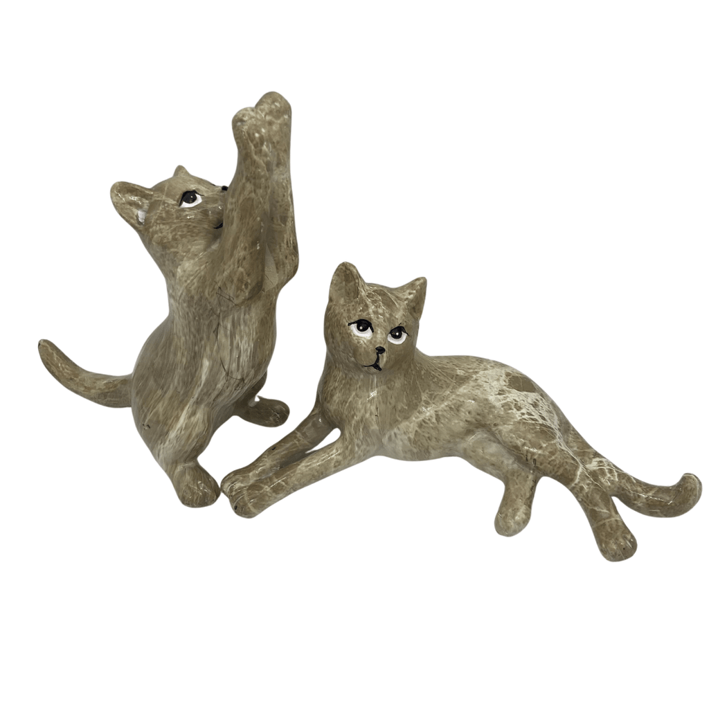 Katzenfiguren aus Kunststein