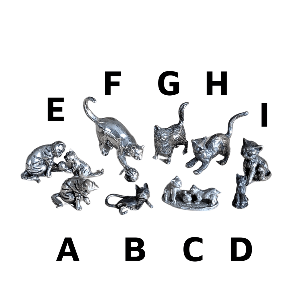 Kleine Katzenfiguren aus Silber oder Zinn, 9 Varianten