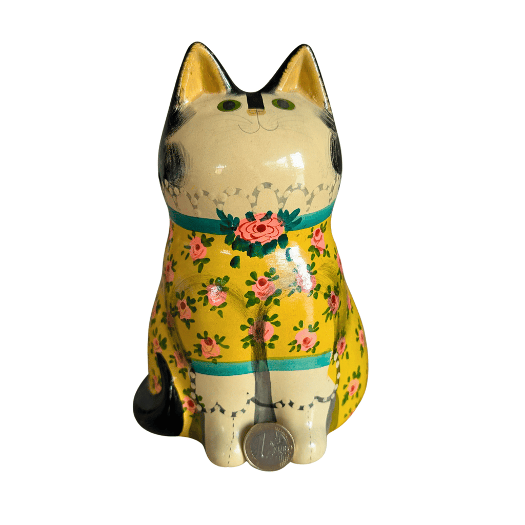 Rare Katzenfigur nach Joan de Bethel im Blumenkleid, 18 cm