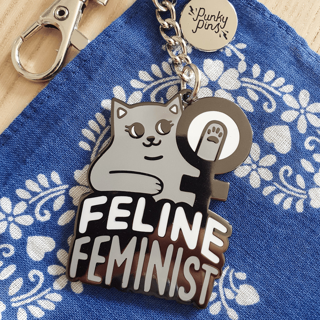 Schlüsselanhänger "Feline Feminist" aus Emaille