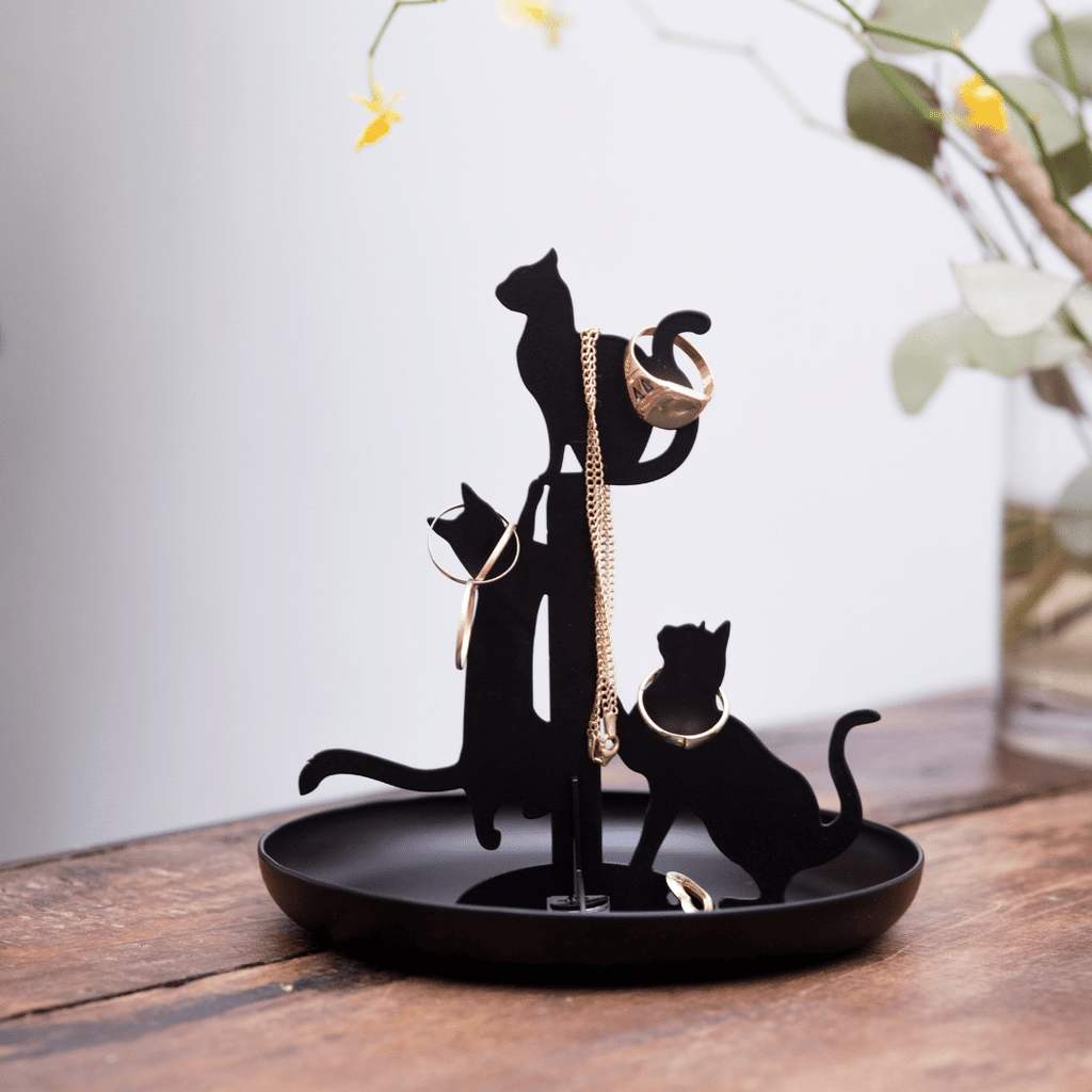 Schmuckhalter mit schwarzen Katzen