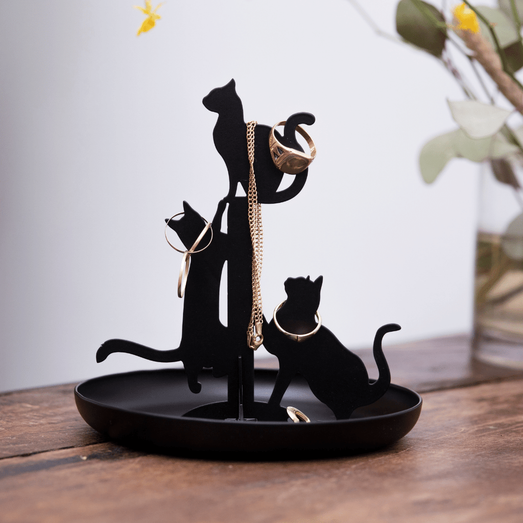 Schmuckhalter mit schwarzen Katzen