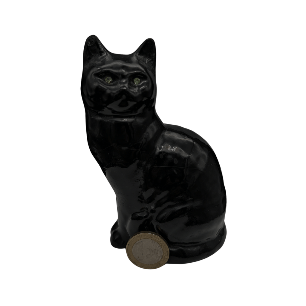 Schwarze Katzenfigur aus Stuck