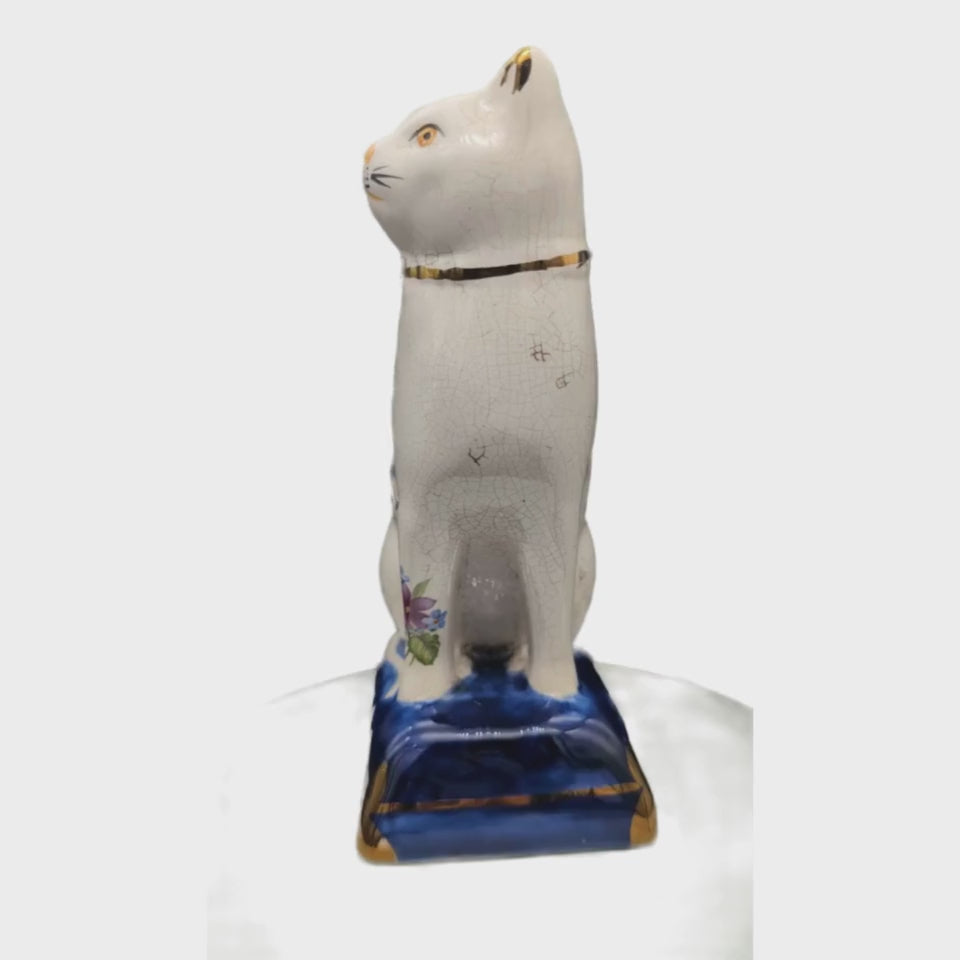 Glasierte Staffordshire-Katze mit Krakelee, England, 2 Varianten