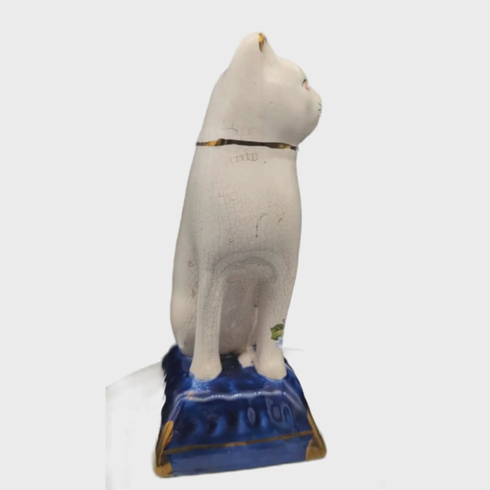 Glasierte Staffordshire-Katze mit Krakelee, England, 2 Varianten