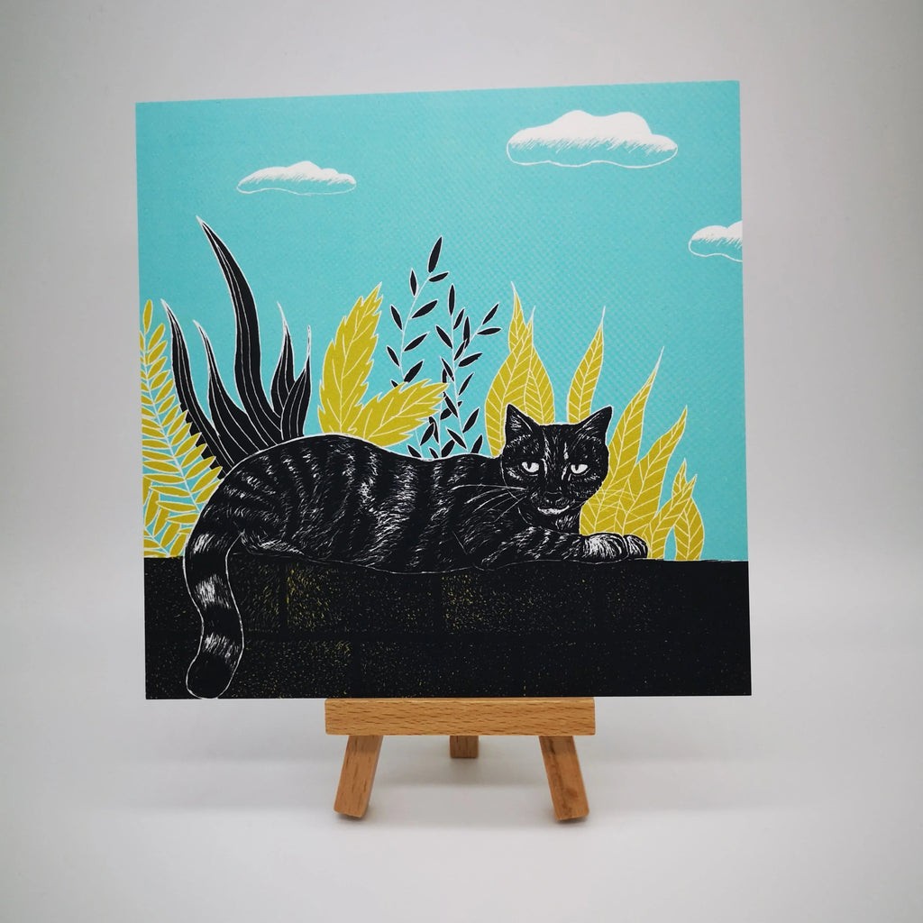 Illustrierte Postkarte "Katze auf der Mauer" auf Naturpapier, 14,8 x 14,8 cm Sir Mittens
