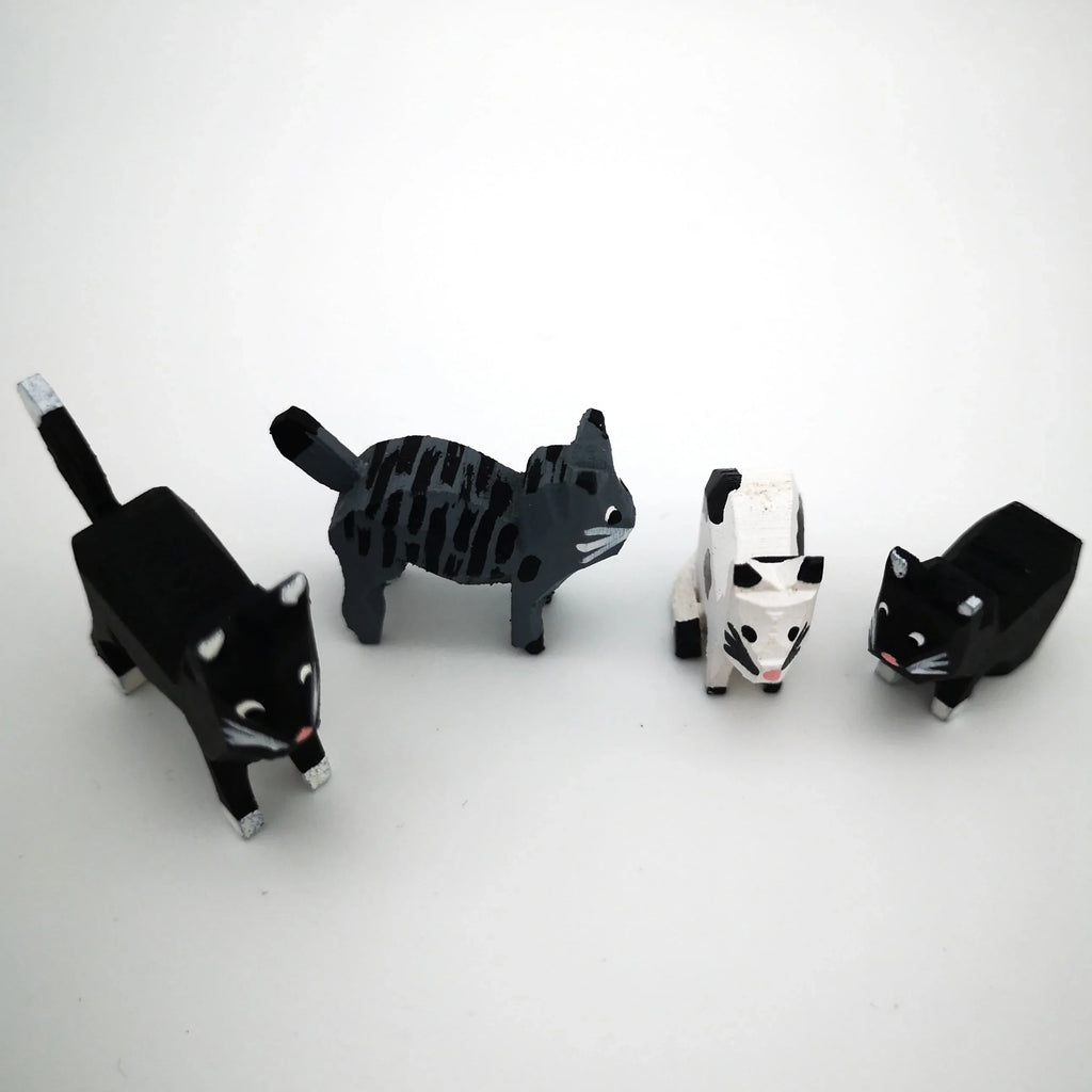 Kleine Katzenfiguren aus Fichtenholz, 4er Set, Original Reifentiere aus dem Erzgebirge Sir Mittens