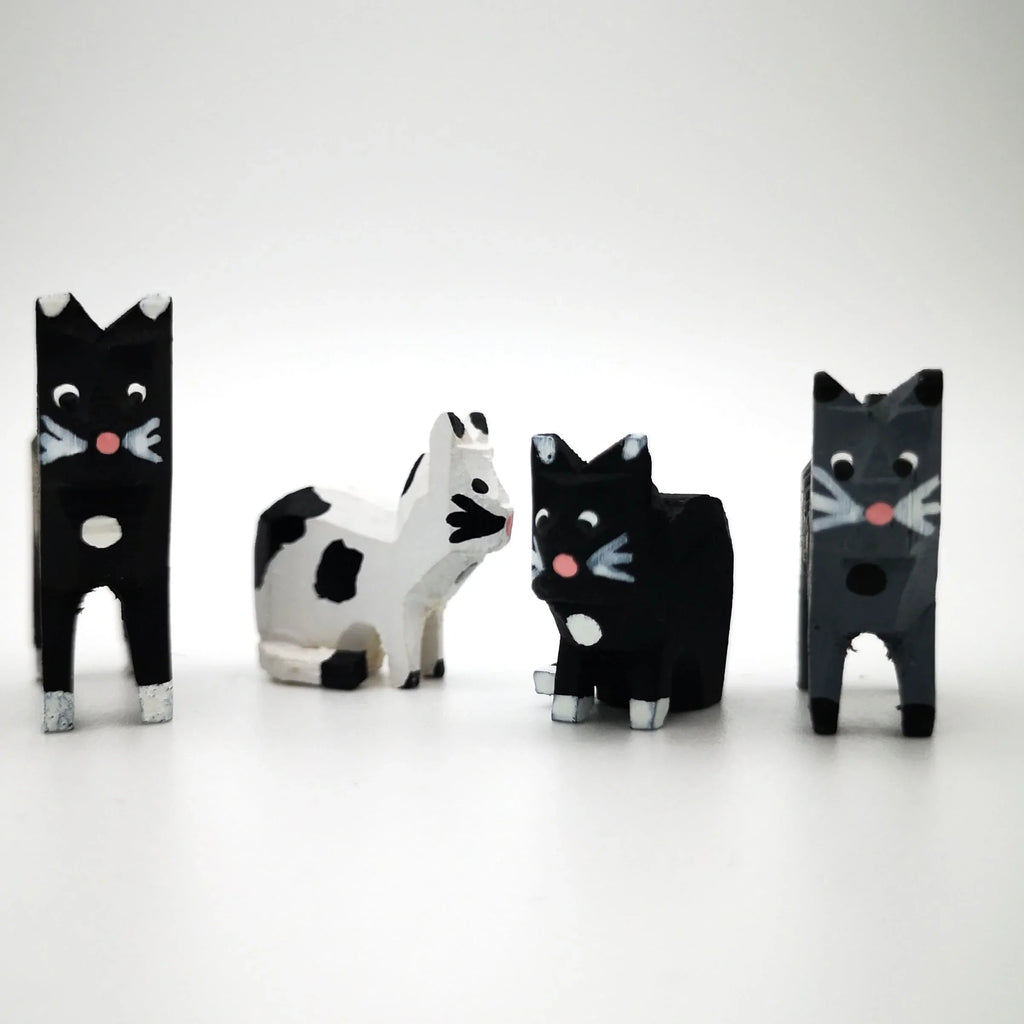 Kleine Katzenfiguren aus Fichtenholz, 4er Set, Original Reifentiere aus dem Erzgebirge Sir Mittens