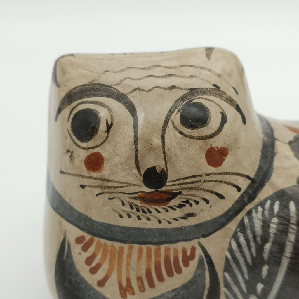 bemalte Keramik-Katzenfigur Tonala