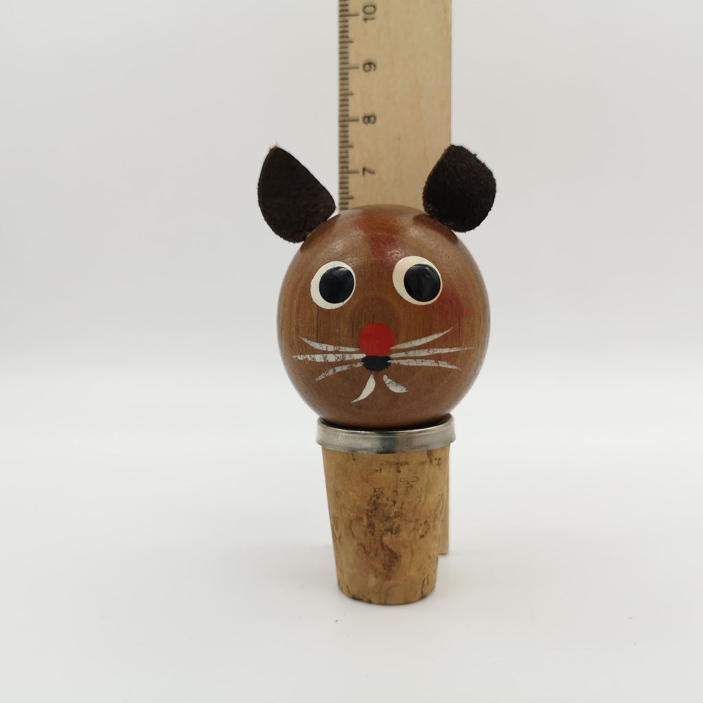 Zierkorken aus Holz in Form eines Katzenkopfes mit Lederohren mit Lineal